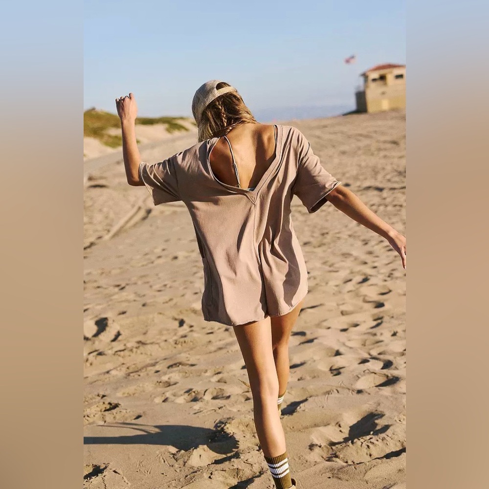 NWT FP Movement Women's Hot Shot Tee
Romper/ Mocha Latte - Picture 2 of 7
